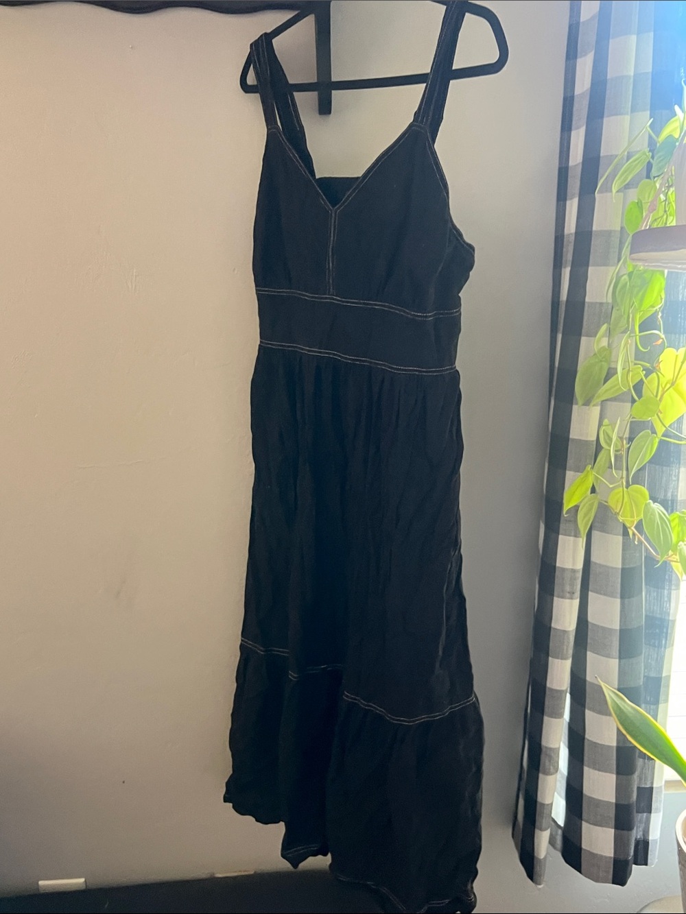 Sleeveless Black Maxi Dress with Contrast Stitching